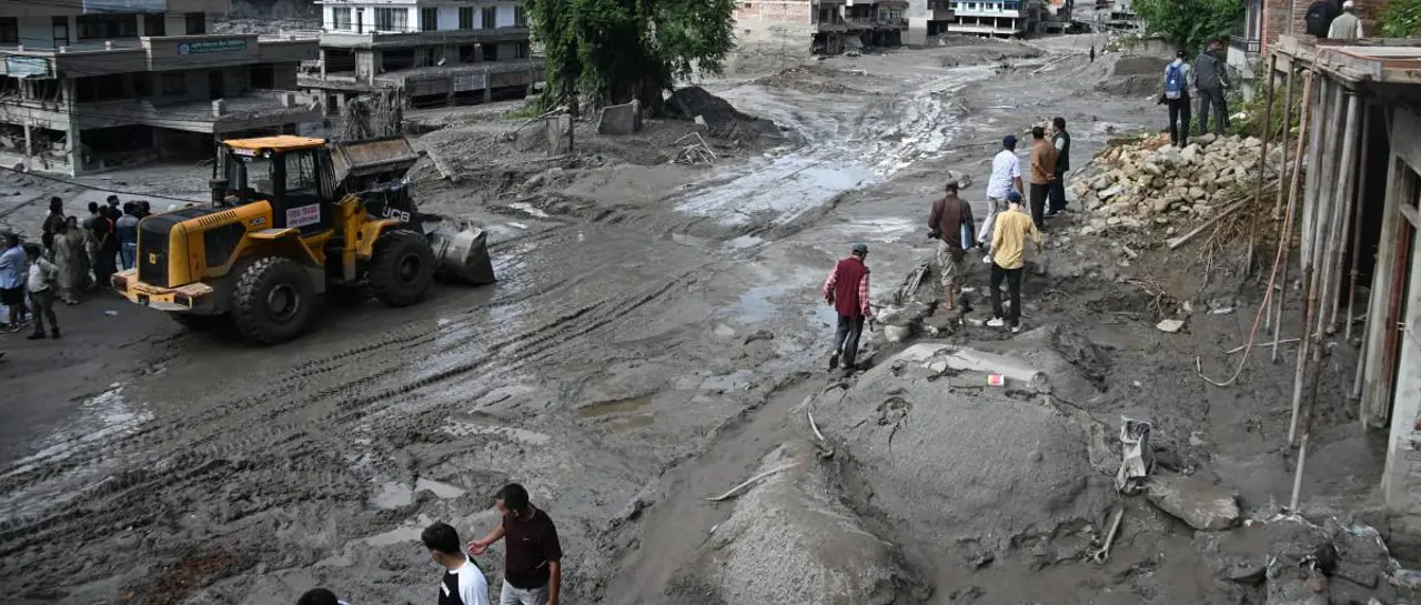 Los Desaparecidos por mortal alud entre Nepal y China superan los 2.400